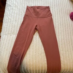 Lululemon Wunder Train - size 4 25”